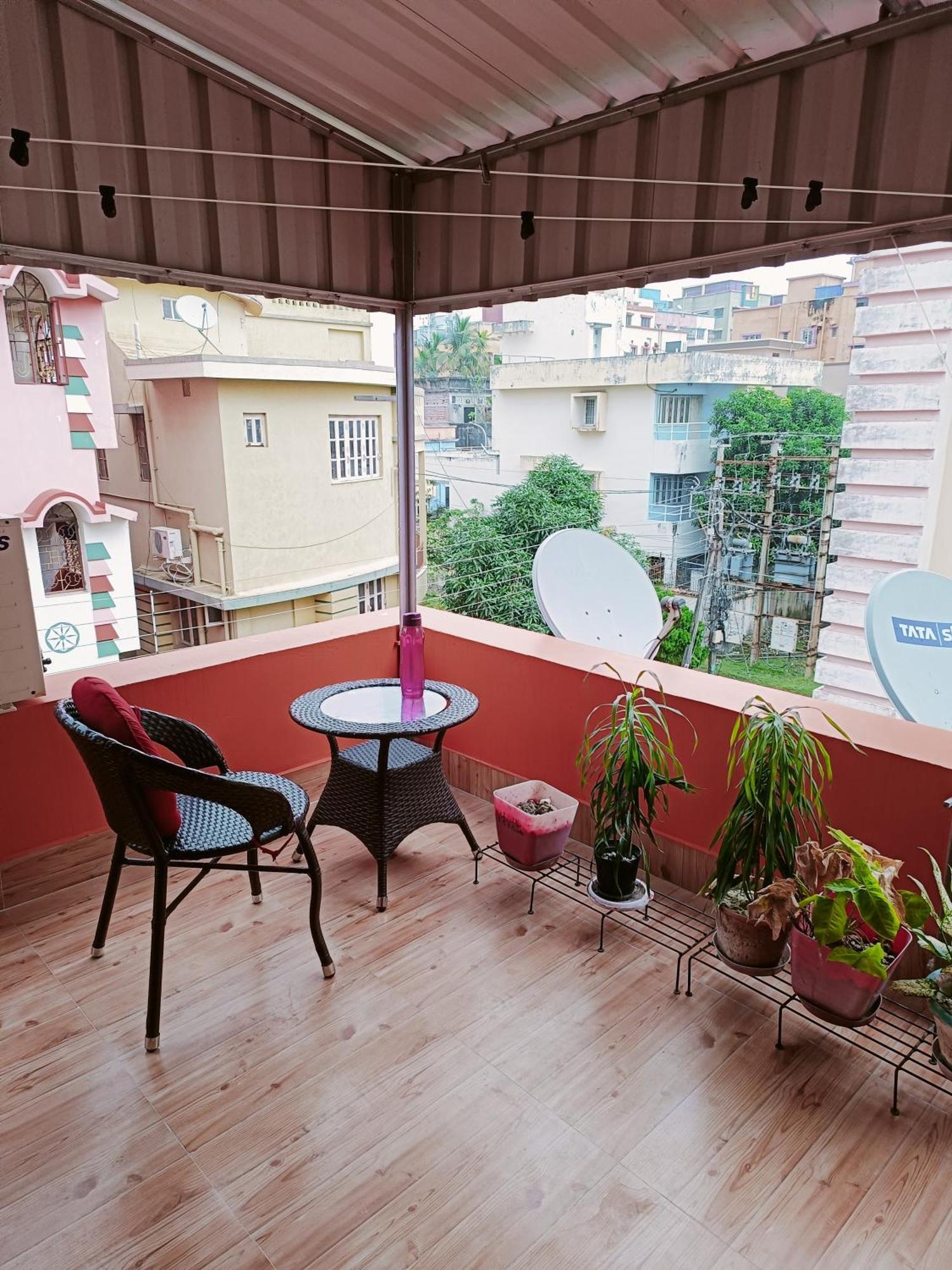 Terrace Garden & Unique 1 Bedroom Ac Rental Unit In Haldia Phòng bức ảnh